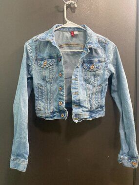 H&M Divided Light Wash Stretch Denim Jacket Size 4